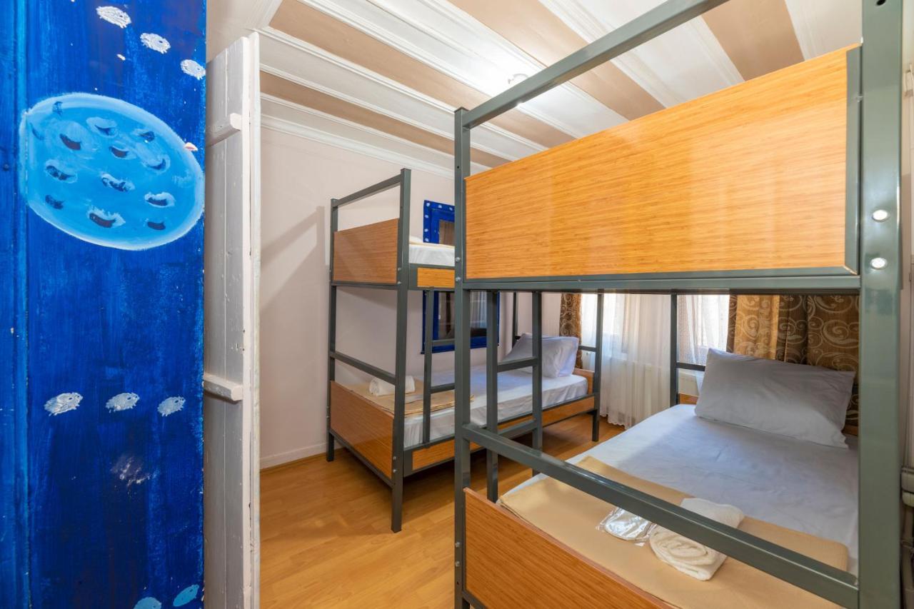 Taksim Wooden House Hostel اسطنبول المظهر الخارجي الصورة